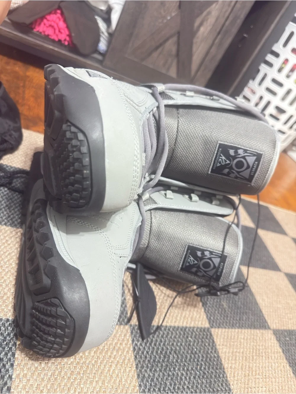 K2 Pulse Men's Snowboard Boot Size 7 - Black with Red Label